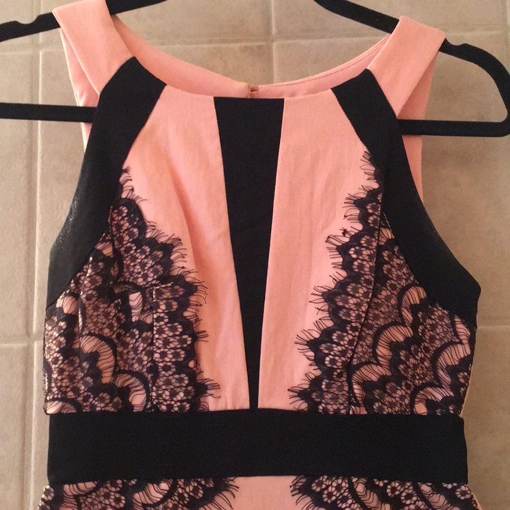 Dress - Picture 3 of 4